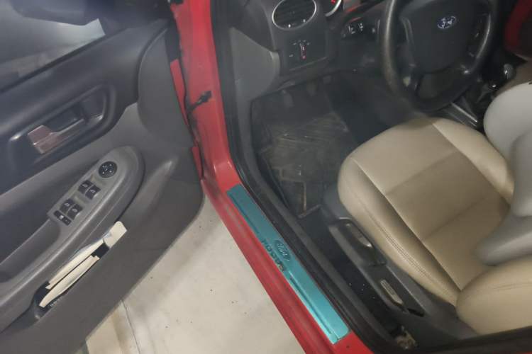 Used Ford Focus 2011 Hatchback 1.8L Manual Comfort Model Driver Seat