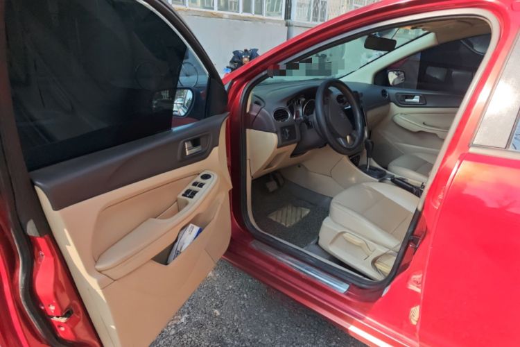 Used Ford Focus 2011 Hatchback 1.8L Automatic Fashion Edition Driver Seat