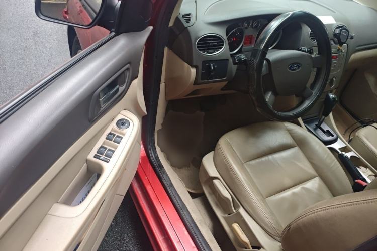 Used Ford Focus 2011 Hatchback 1.8L Automatic Fashion Edition Driver Seat