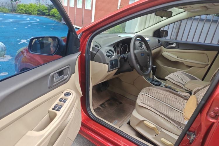 Used Ford Focus 2011 Hatchback 1.8L Automatic Fashion Edition Driver Seat