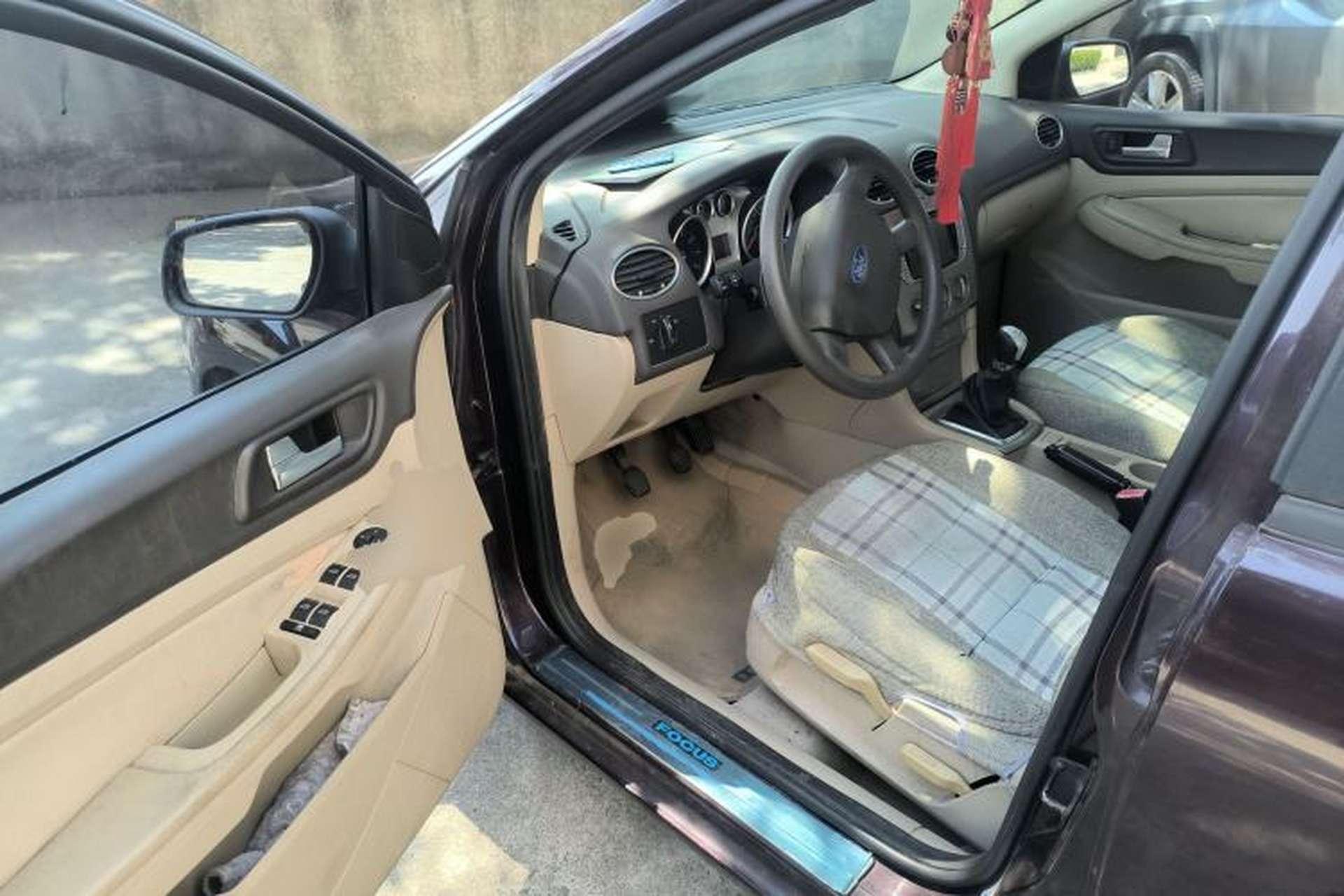 Used Ford Focus 2011 Sedan 1.8L Manual Comfort Model Driver Seat