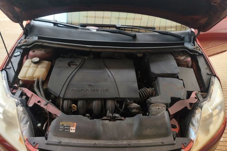 Used Ford Focus 2011 Sedan 1.8L Automatic Fashion Edition Engine Bay