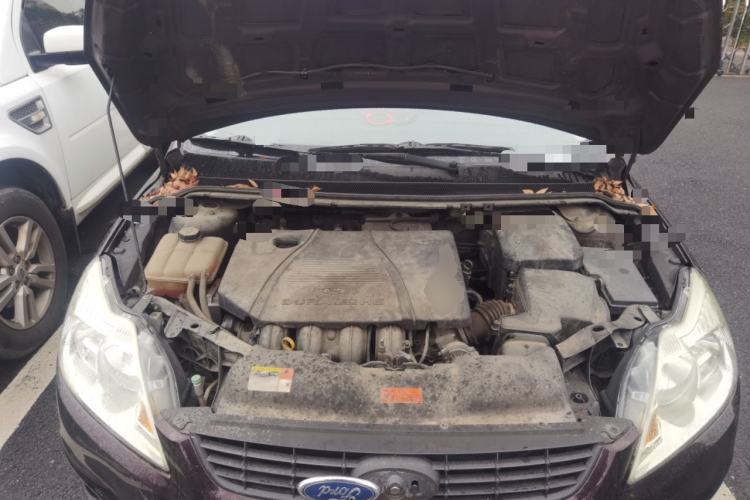 Used Ford Focus 2011 Sedan 1.8L Automatic Fashion Edition Engine Bay
