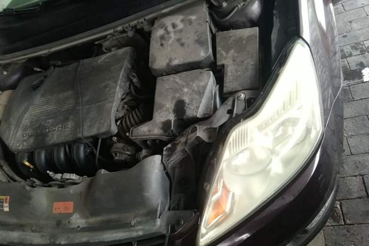 Used Ford Focus 2011 Sedan 1.8L Automatic Fashion Edition Engine Bay Left