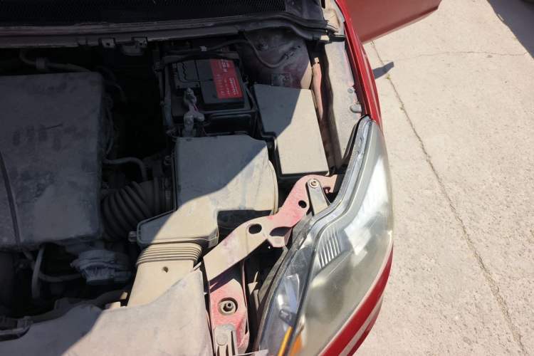 Used Ford Focus 2011 Hatchback 1.8L Manual Comfort Model Engine Bay Left