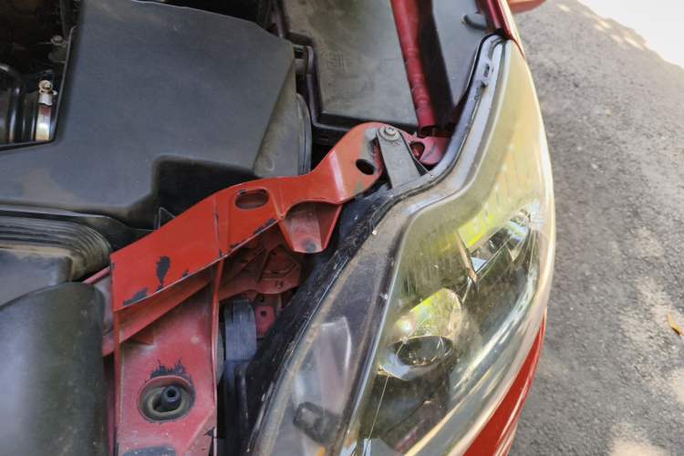 Used Ford Focus 2011 Hatchback 1.8L Manual Comfort Model Engine Bay Left