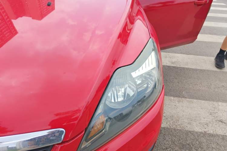 Used Ford Focus 2011 Sedan 1.8L Automatic Fashion Edition Engine Bay Left