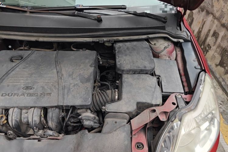 Used Ford Focus 2011 Sedan 1.8L Manual Comfort Model Engine Bay Left