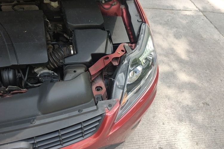 Used Ford Focus 2011 Hatchback 1.8L Automatic Fashion Edition Engine Bay Left