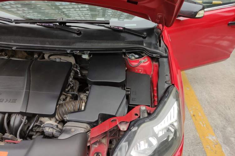 Used Ford Focus 2011 Hatchback 1.8L Automatic Fashion Edition Engine Bay Left