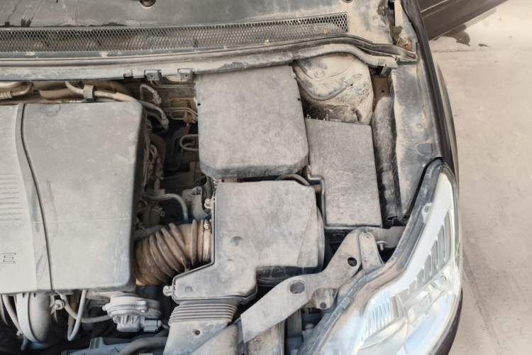 Used Ford Focus 2011 Sedan 1.8L Manual Comfort Model Engine Bay Left