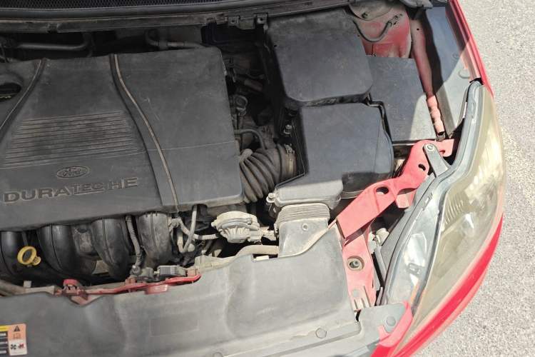 Used Ford Focus 2011 Hatchback 1.8L Automatic Fashion Edition Engine Bay Left