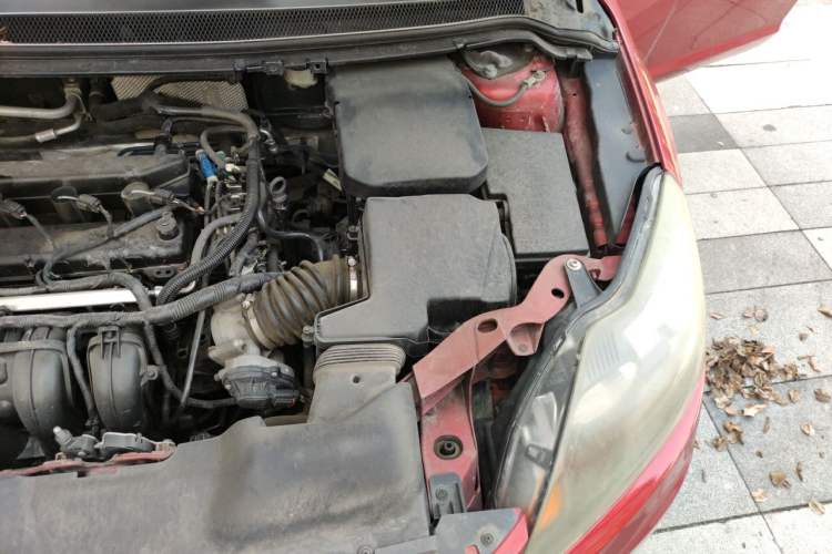 Used Ford Focus 2011 Hatchback 1.8L Automatic Fashion Edition Engine Bay Left