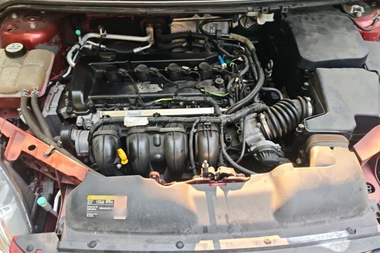 Used Ford Focus 2011 Sedan 1.8L Automatic Fashion Edition Engine Bay