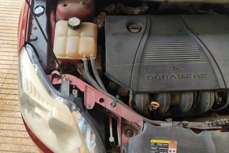 Used Ford Focus 2011 Sedan 1.8L Automatic Fashion Edition Engine Bay Right