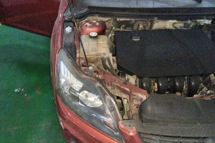 Used Ford Focus 2011 Hatchback 1.8L Automatic Fashion Edition Engine Bay Right