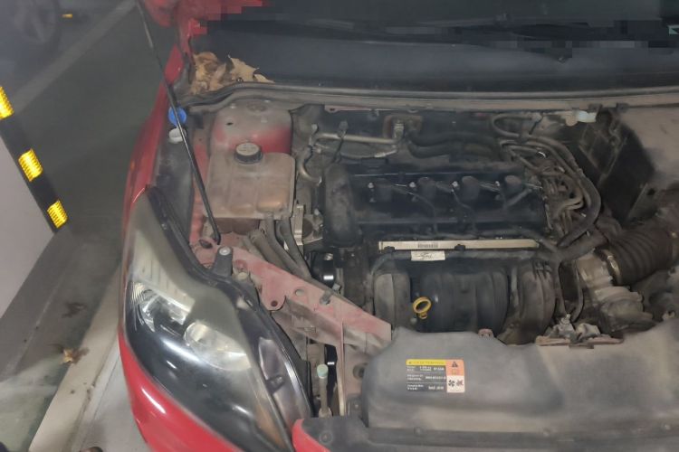 Used Ford Focus 2011 Hatchback 1.8L Manual Comfort Model Engine Bay Right