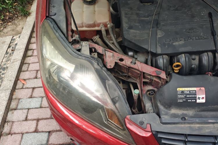 Used Ford Focus 2011 Hatchback 1.8L Automatic Fashion Edition Engine Bay Right