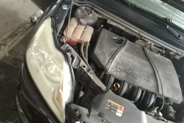 Used Ford Focus 2011 Sedan 1.8L Automatic Fashion Edition Engine Bay Right