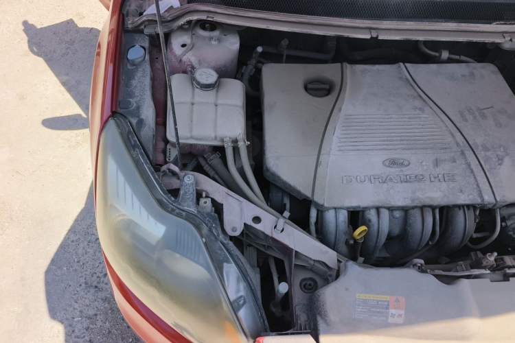 Used Ford Focus 2011 Hatchback 1.8L Manual Comfort Model Engine Bay Right