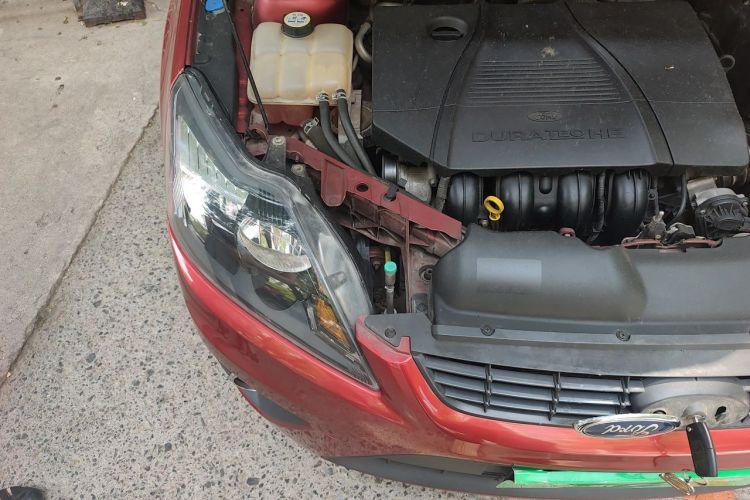 Used Ford Focus 2011 Hatchback 1.8L Automatic Fashion Edition Engine Bay Right