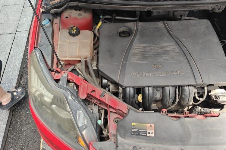 Used Ford Focus 2011 Hatchback 1.8L Automatic Fashion Edition Engine Bay Right