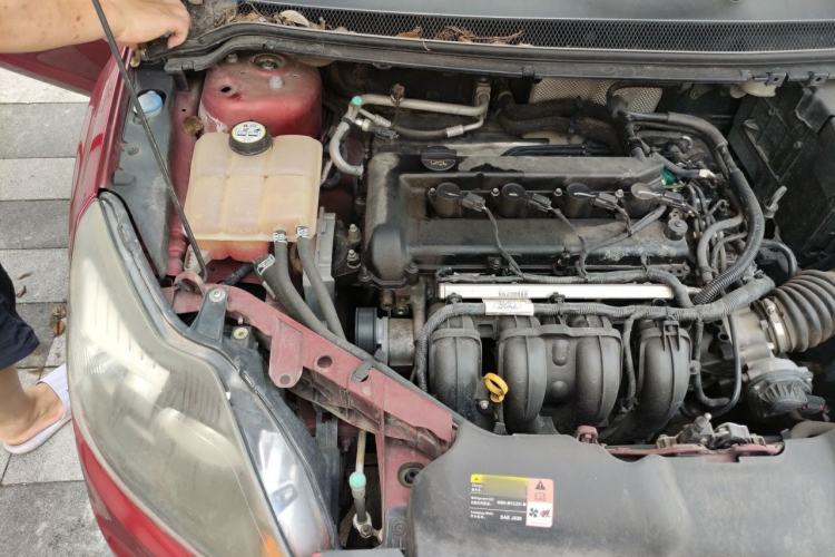 Used Ford Focus 2011 Hatchback 1.8L Automatic Fashion Edition Engine Bay Right