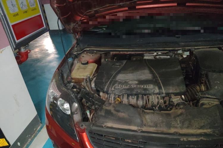 Used Ford Focus 2011 Hatchback 1.8L Automatic Fashion Edition Engine Bay Right