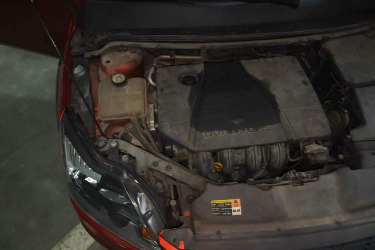 Used Ford Focus 2011 Hatchback 1.8L Manual Comfort Model Engine Bay Right