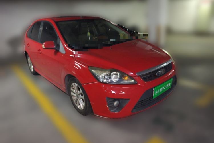 Used Ford Focus 2011 Hatchback 1.8L Automatic Fashion Edition Front Right 45 Deg