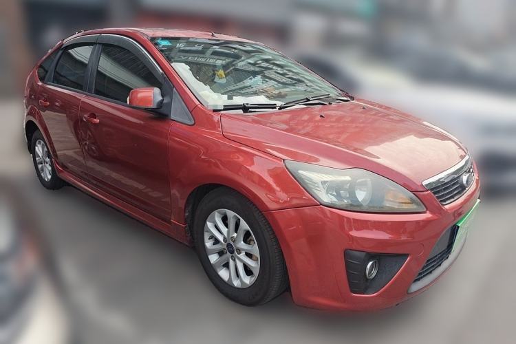 Used Ford Focus 2011 Hatchback 1.8L Automatic Fashion Edition Front Right 45 Deg