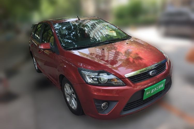 Used Ford Focus 2011 Hatchback 1.8L Automatic Fashion Edition Front Right 45 Deg