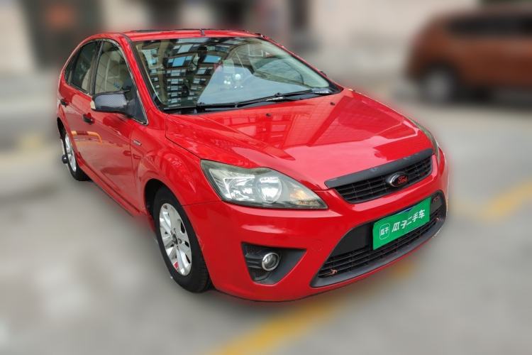 Used Ford Focus 2011 Hatchback 1.8L Automatic Fashion Edition Front Right 45 Deg