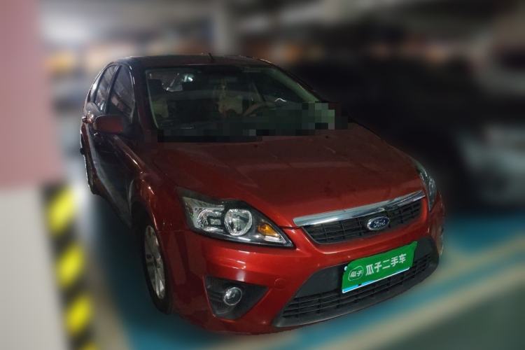 Used Ford Focus 2011 Hatchback 1.8L Automatic Fashion Edition Front Right 45 Deg