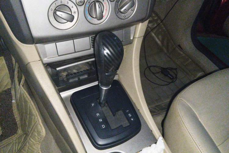 Used Ford Focus 2011 Hatchback 1.8L Automatic Fashion Edition Gear Lever