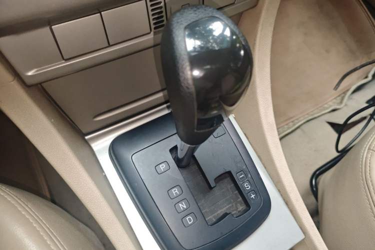 Used Ford Focus 2011 Hatchback 1.8L Automatic Fashion Edition Gear Lever