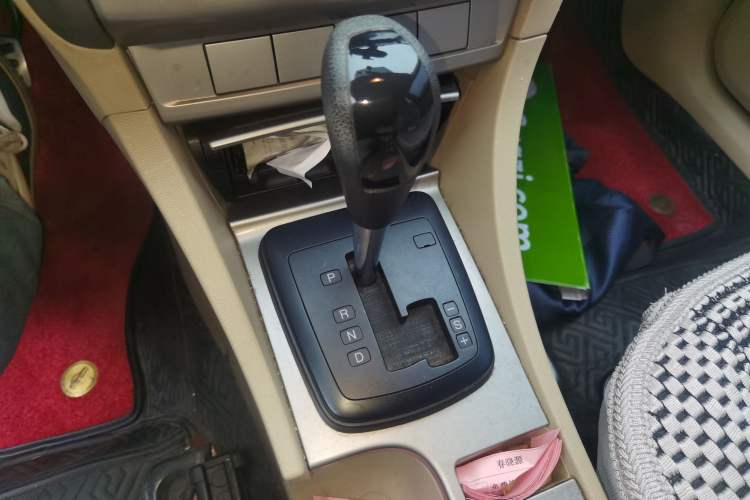 Used Ford Focus 2011 Sedan 1.8L Automatic Fashion Edition Gear Lever
