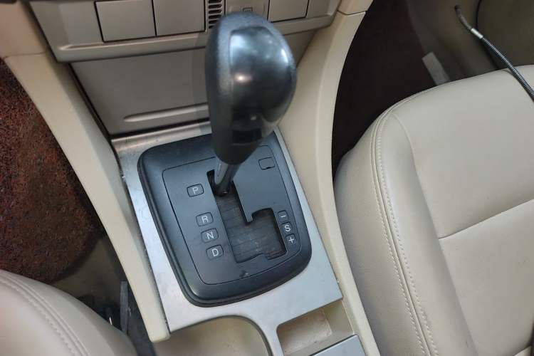 Used Ford Focus 2011 Hatchback 1.8L Automatic Fashion Edition Gear Lever