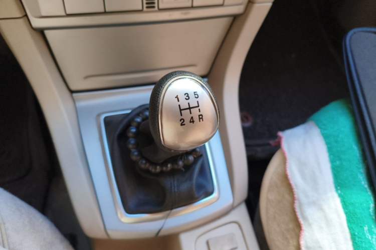 Used Ford Focus 2011 Sedan 1.8L Manual Comfort Model Gear Lever