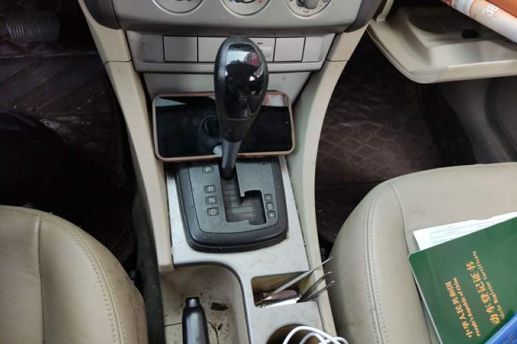 Used Ford Focus 2011 Hatchback 1.8L Automatic Fashion Edition Gear Lever