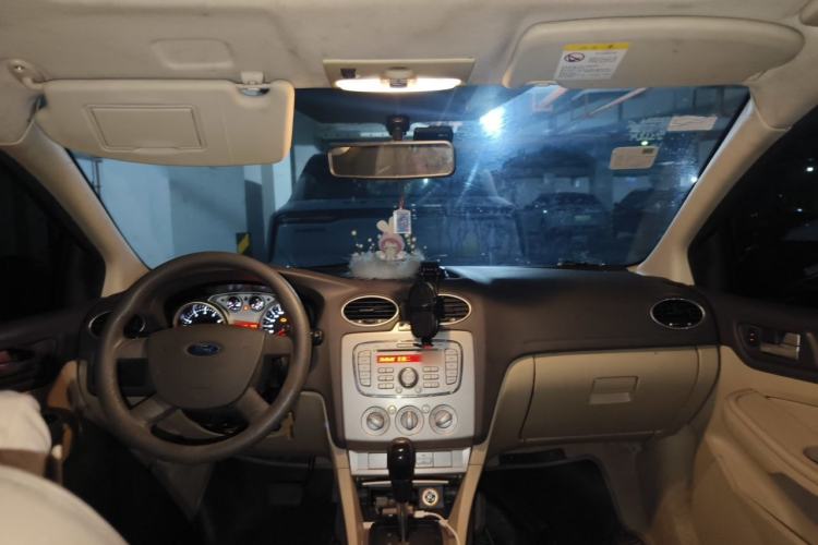 Used Ford Focus 2011 Hatchback 1.8L Automatic Fashion Edition Headliner