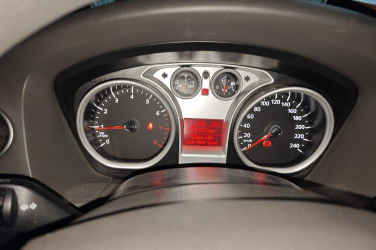 Used Ford Focus 2011 Hatchback 1.8L Automatic Fashion Edition Instrument Cluster
