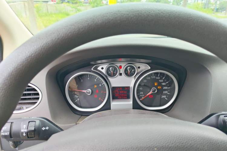 Used Ford Focus 2011 Sedan 1.8L Automatic Fashion Edition Instrument Cluster