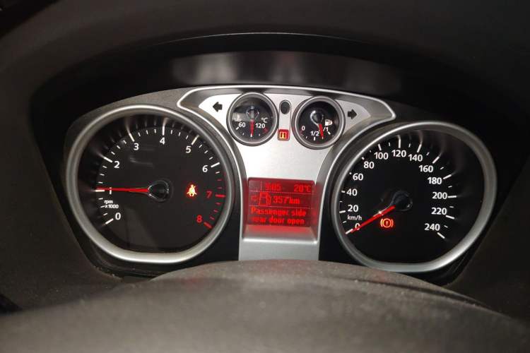 Used Ford Focus 2011 Hatchback 1.8L Automatic Fashion Edition Instrument Cluster
