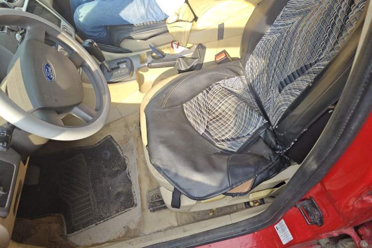 Used Ford Focus 2011 Hatchback 1.8L Automatic Fashion Edition Left Front Seat