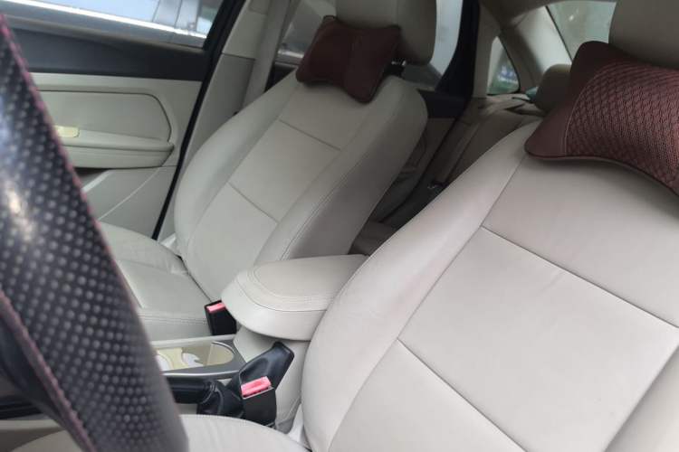 Used Ford Focus 2011 Sedan 1.8L Automatic Fashion Edition Left Front Seat