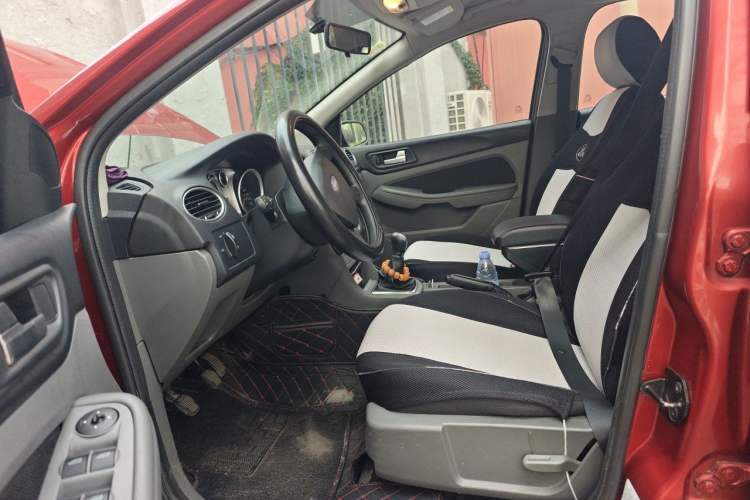 Used Ford Focus 2011 Hatchback 1.8L Manual Classic Model Left Front Seat