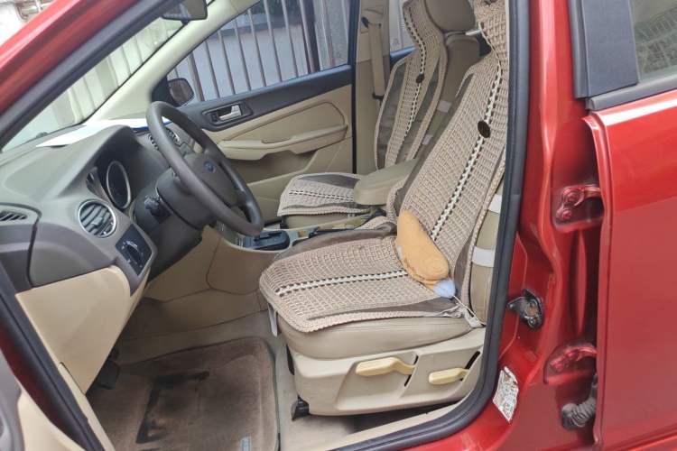 Used Ford Focus 2011 Hatchback 1.8L Automatic Fashion Edition Left Front Seat