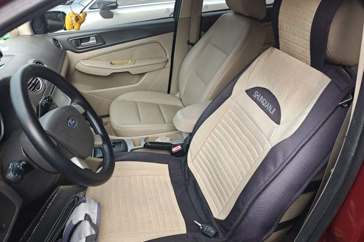 Used Ford Focus 2011 Hatchback 1.8L Automatic Fashion Edition Left Front Seat