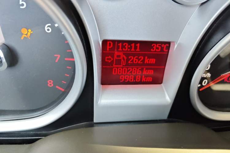 Used Ford Focus 2011 Hatchback 1.8L Automatic Fashion Edition Odometer Close Up